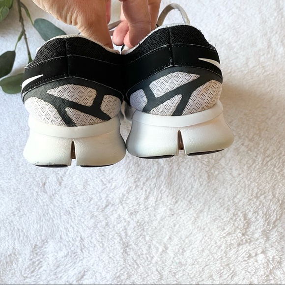 Nike | free run 2 in black and white - Picture 5 of 10